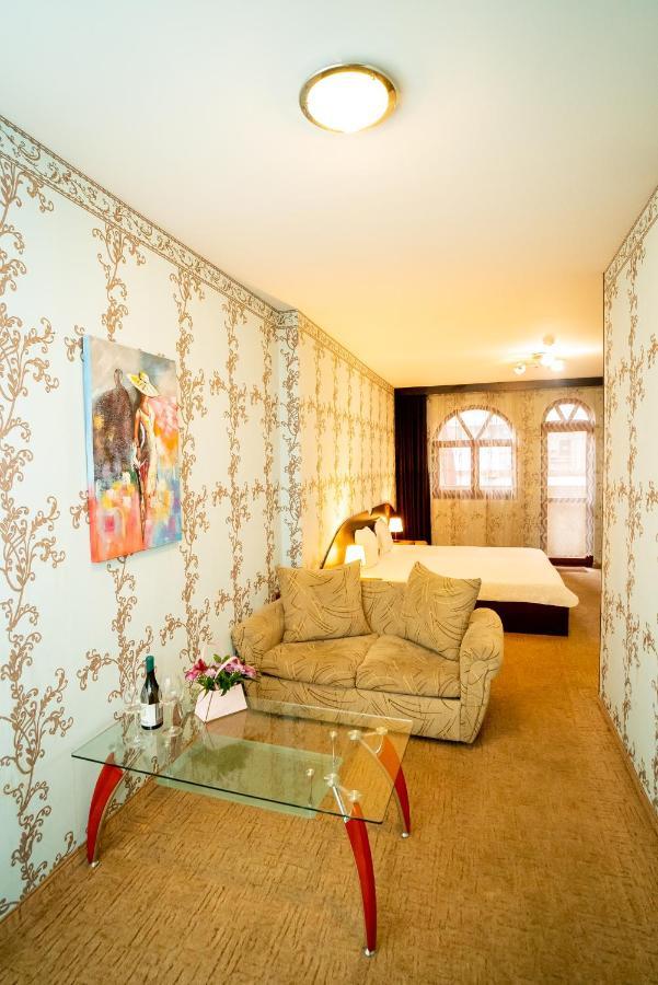 Globus Hotel プロヴディフ エクステリア 写真