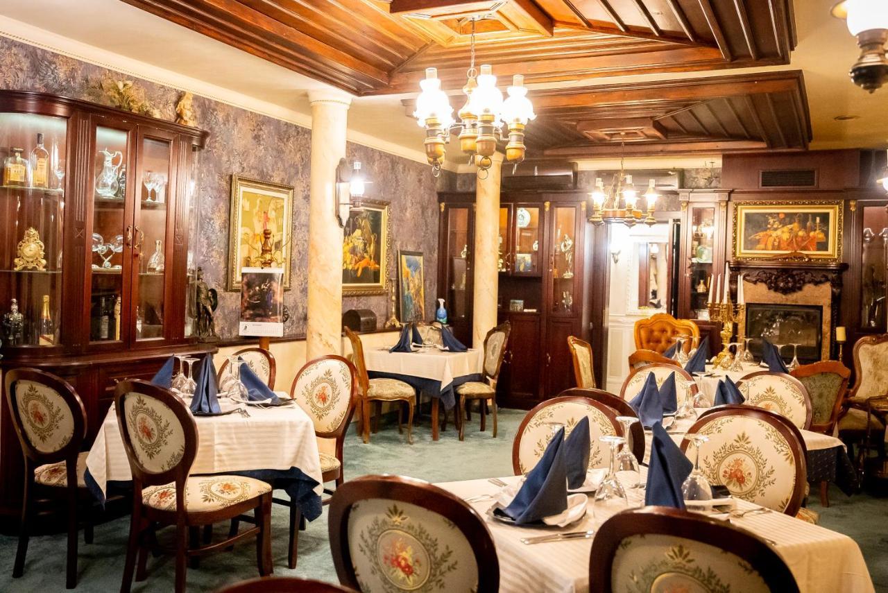 Globus Hotel プロヴディフ エクステリア 写真